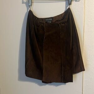 Banana Republic size 6 100% leather suede skirt